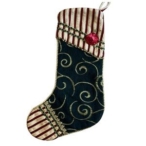 NWOT CREATIVE DESIGN ELEGANT VELVET HANGING CHRISTMAS STOCKING CREAM GREEN